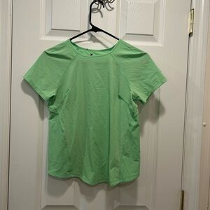 LULULEMON t-shirt